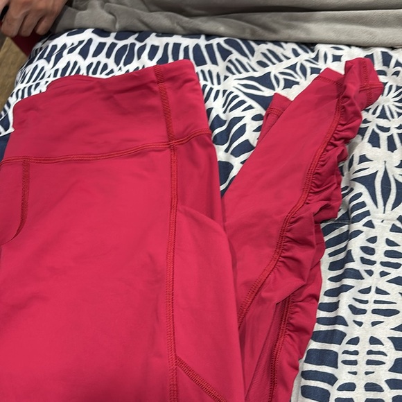 Lululemon ruffled leggings - Picture 3 of 3